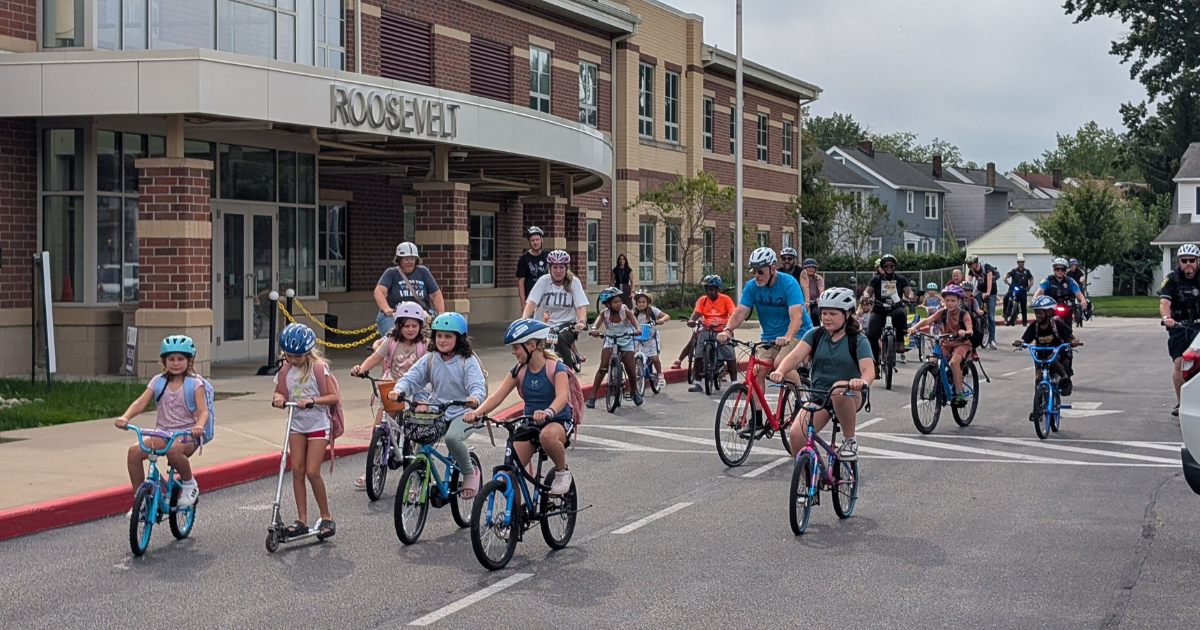 Lakewood_school group rides